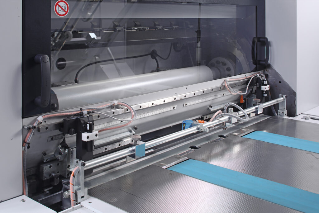 01_Die cutting_9000