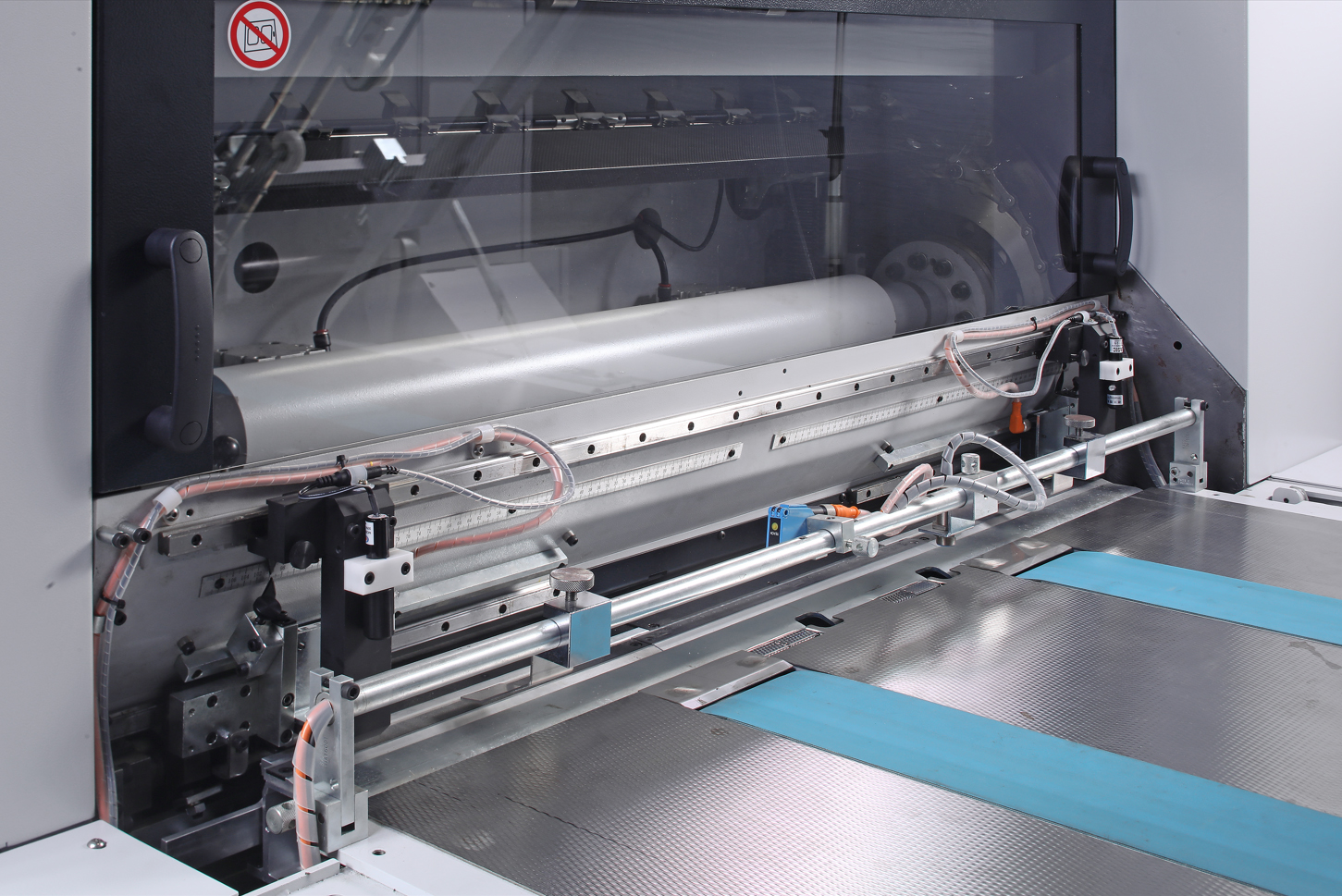 01_Die cutting_9000